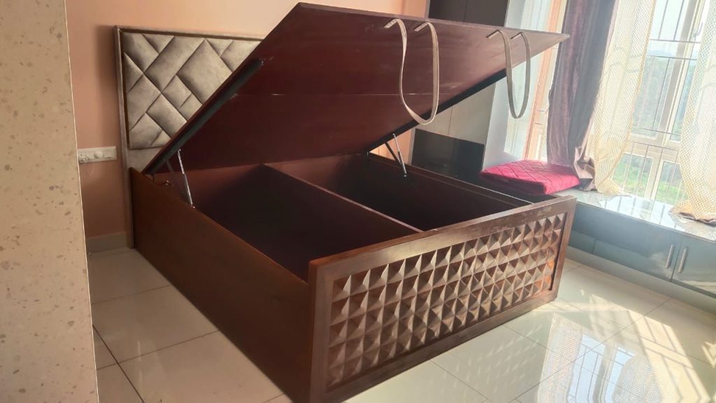 Beds with Storage Hassan